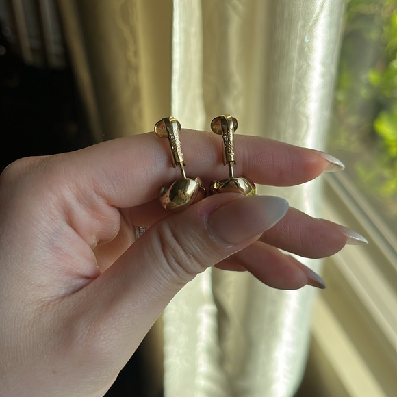 Dior Twist Like Clip On Earrings - Picture 3 of 3